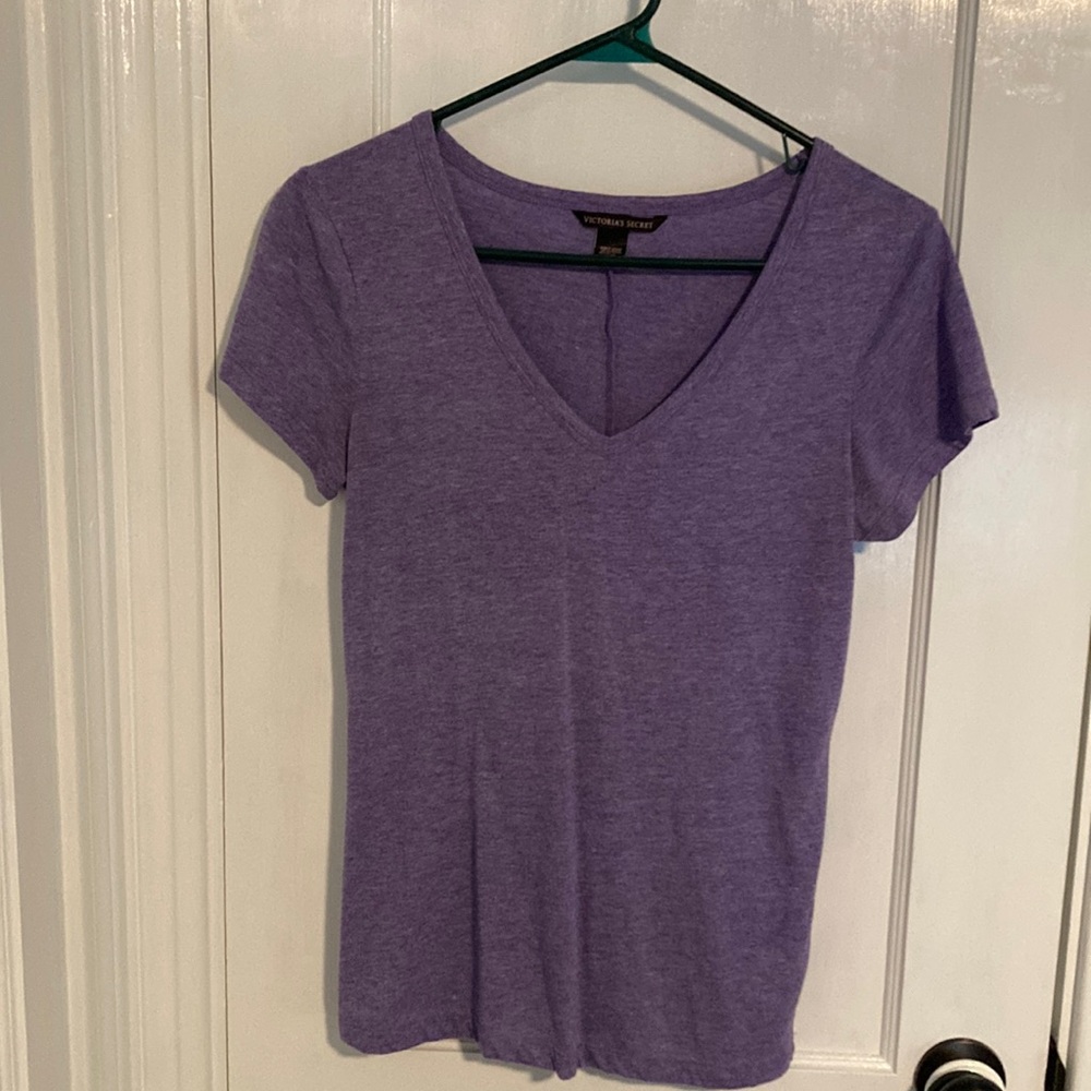 💙✅Victoria’s Secret super soft v-neck tshirt